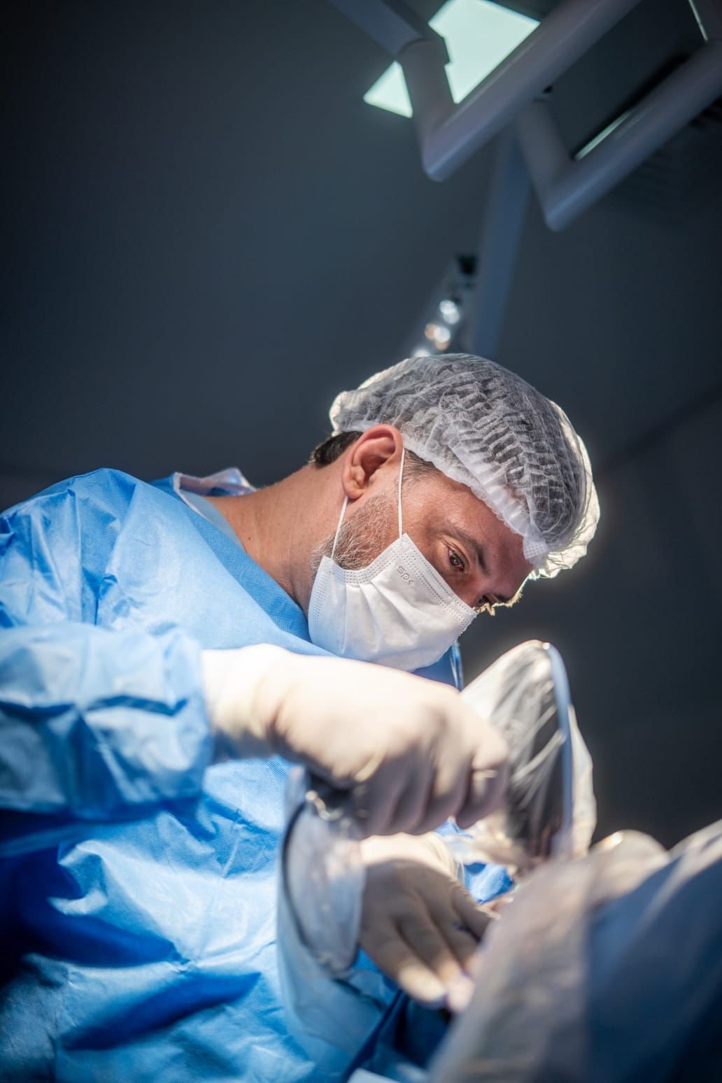 Dr. Juliano realizando o protocolo Fotona4D
